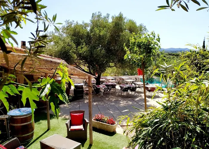 Les Chalets Du Relais D\'Aguilar