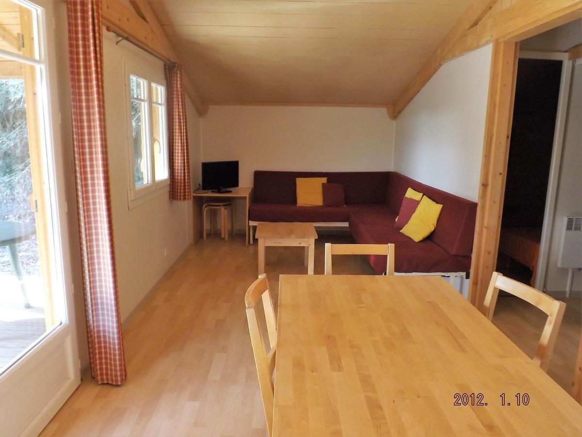 Les Du Relais D'aguilar Campsite 2*