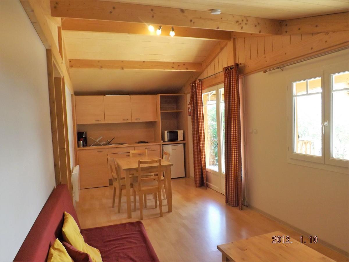 Les Du Relais D'aguilar Campsite